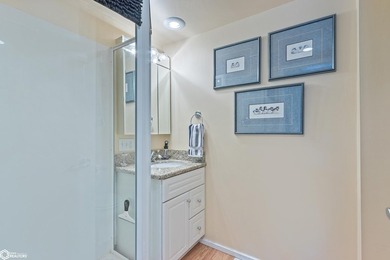 Beautifully updated 2-bedroom, 3-bath two-story end-unit condo - photo 16