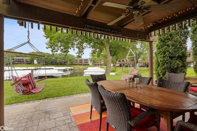 Beautifully updated 2-bedroom, 3-bath two-story end-unit condo - photo 31
