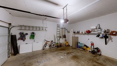 Tucked away on 6.5 beautiful acres, this one-owner traditional - photo 33