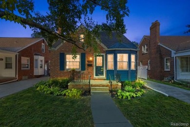 Lake Home Sale Pending in Grosse Pointe Woods, Michigan