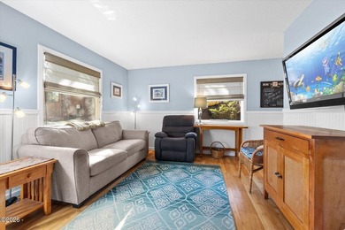 Charming, light-filled 2-bedroom, 1-bath beach cottage-just two - photo 11