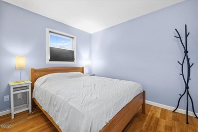 Charming, light-filled 2-bedroom, 1-bath beach cottage-just two - photo 16