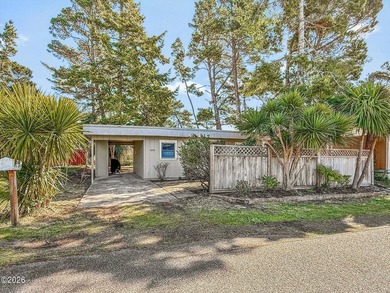 Charming, light-filled 2-bedroom, 1-bath beach cottage-just two - photo 24