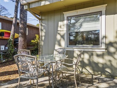 Charming, light-filled 2-bedroom, 1-bath beach cottage-just two - photo 25