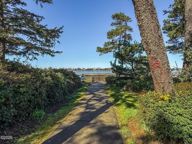 Charming, light-filled 2-bedroom, 1-bath beach cottage-just two - photo 31