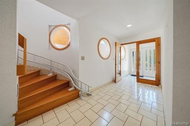 REDUCED AND BACK ON MARKET. 3-story home situated on an island - photo 4