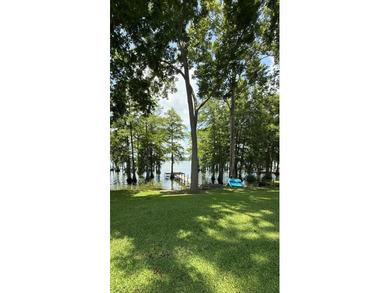 Located on beautiful Lake Saint John, this immaculate 4 bedroom - photo 8