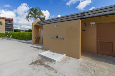 Completely renovated and move-in ready, this stunning villa - photo 35