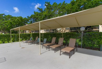 Completely renovated and move-in ready, this stunning villa - photo 36