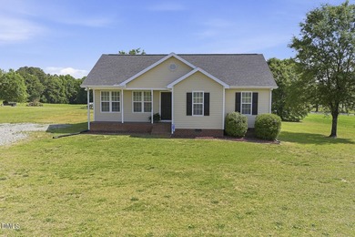 Enjoy the serenity of the country, and NO HOA!!! This charming 3 - photo 2