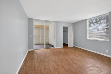 Welcome to this beautifully maintained 2-bedroom, 2-bathroom - photo 12