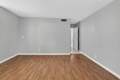 Welcome to this beautifully maintained 2-bedroom, 2-bathroom - photo 14