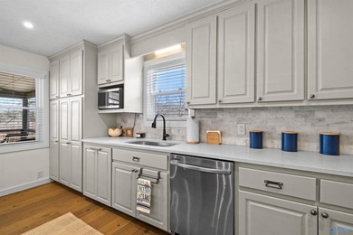 Waterfront living at its best! This newly renovated one-story - photo 16
