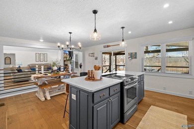 Waterfront living at its best! This newly renovated one-story - photo 17