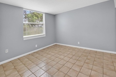 Welcome to this beautifully maintained 2-bedroom, 2-bathroom - photo 17
