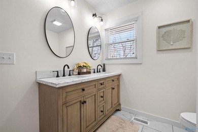 Waterfront living at its best! This newly renovated one-story - photo 26