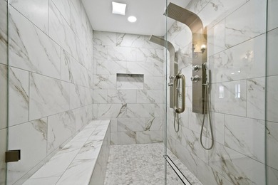 Discover this beautifully renovated 3-bedroom, 2-bath residence - photo 28
