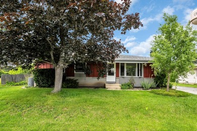 This 3 bedroom ranch checks all the boxes: single-level living - photo 2
