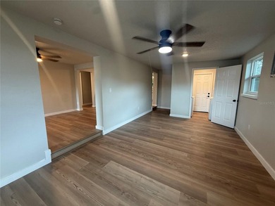 LOCATION! LOCATION! Walking distance to beautiful downtown - photo 11