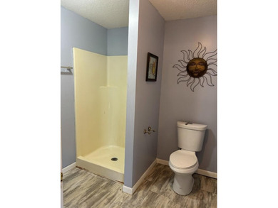 Don't miss out on this fabulous opportunity! Estate-style - photo 12