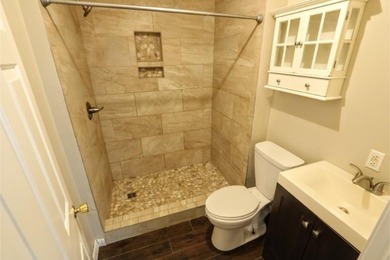 Don't miss out on this fabulous opportunity! Estate-style - photo 14