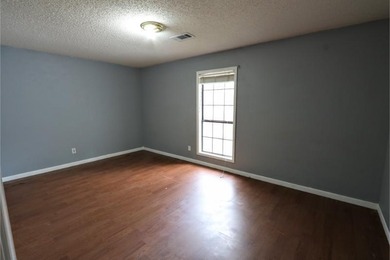Don't miss out on this fabulous opportunity! Estate-style - photo 15