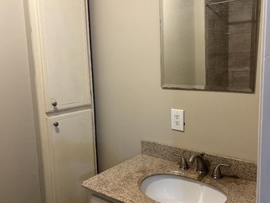 Don't miss out on this fabulous opportunity! Estate-style - photo 16