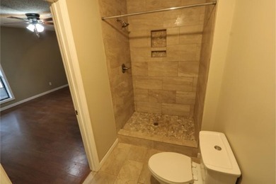 Don't miss out on this fabulous opportunity! Estate-style - photo 18