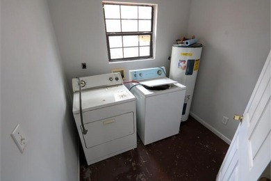 Don't miss out on this fabulous opportunity! Estate-style - photo 20
