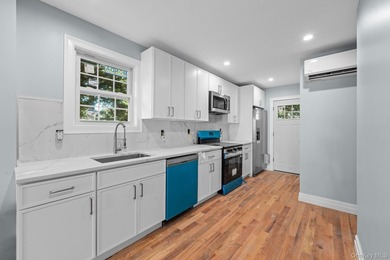 Space, style & modern luxury come together at 2118 Quimby - photo 11