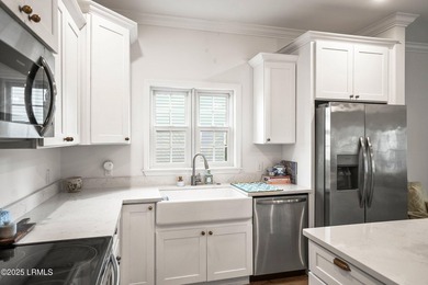 Built in 2021 by renowned local builder Allen Patterson, this - photo 13
