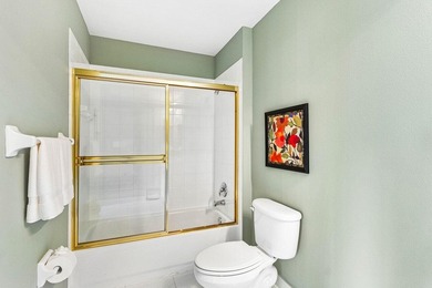 3 BD | 2.5 BA lakefront home in Addison Lakes offering a - photo 18