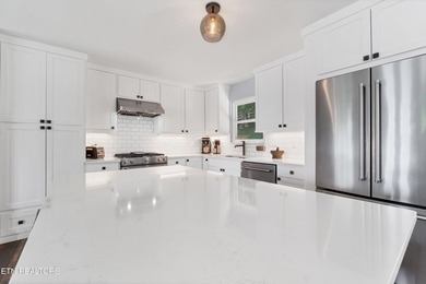 Welcome to lakefront living at its finest! This beautifully - photo 19