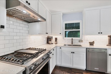 Welcome to lakefront living at its finest! This beautifully - photo 20
