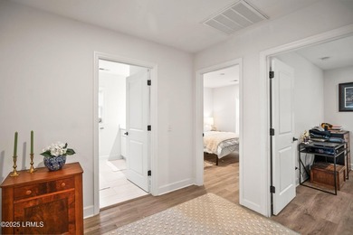 Built in 2021 by renowned local builder Allen Patterson, this - photo 21