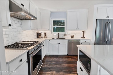 Welcome to lakefront living at its finest! This beautifully - photo 21