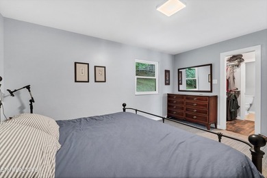 Welcome to lakefront living at its finest! This beautifully - photo 24