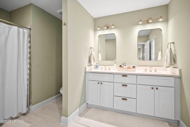 Built in 2021 by renowned local builder Allen Patterson, this - photo 25