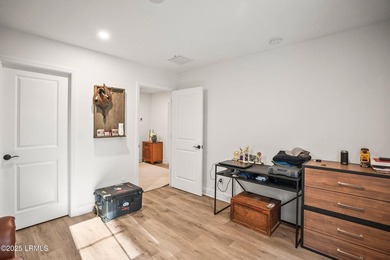 Built in 2021 by renowned local builder Allen Patterson, this - photo 28