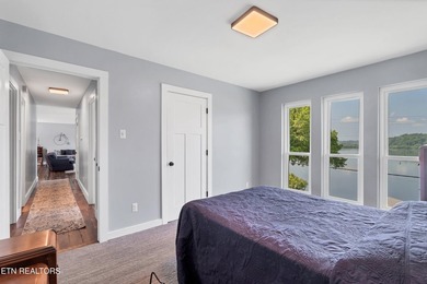 Welcome to lakefront living at its finest! This beautifully - photo 30