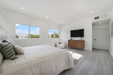 Stunning fully remodeled single-family home offering over 2,257 - photo 31