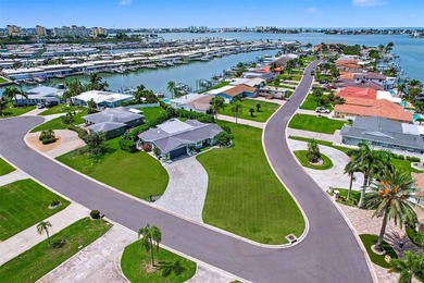Welcome to this beautifully updated 3-bedroom, 2-bathroom pool - photo 42