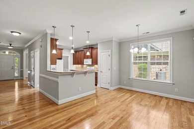 Beautiful brick ranch with custom moldings, tray ceilings, and a - photo 7