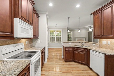 Beautiful brick ranch with custom moldings, tray ceilings, and a - photo 8