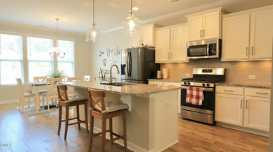 Gorgeously upgraded 3-bedroom townhome offering the perfect - photo 5