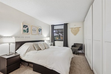 Spacious beautifully updated and maintained 2-bedroom, 2-bath - photo 22