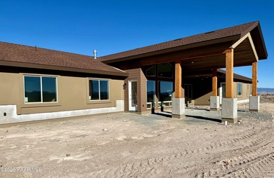 Nestled on 7 aces with sweeping views in Williamson Valley Ranch