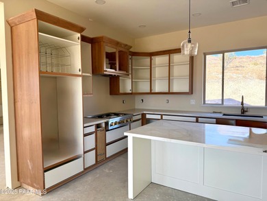 Nestled on 7 aces with sweeping views in Williamson Valley Ranch