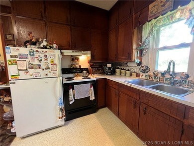 Live the best of both worlds-peaceful country living just - photo 12