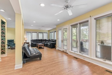 Character and coastal charm come together in this beautiful 3 - photo 13